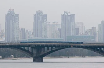 Експерт оцінив можливість захисту мостів сітками після серії атак на столицю
