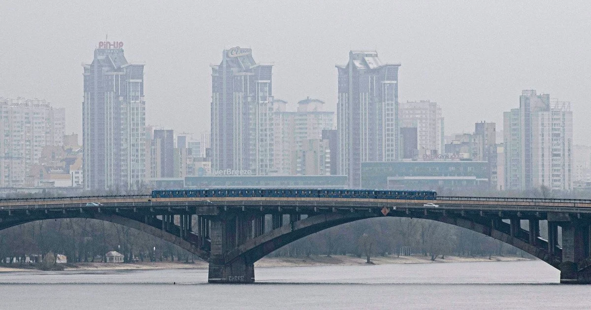 Експерт оцінив можливість захисту мостів сітками після серії атак на столицю