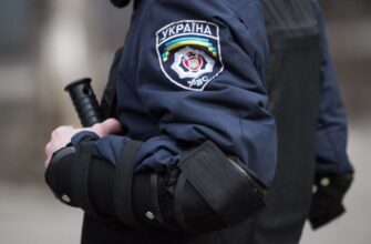 Вибухи та стрілянина в центрі Кропивницького: озброєний гранатами чоловік тримає в напрузі місто