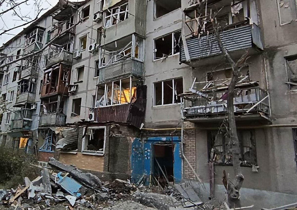 Під завалами у Слов’янську шукають людей: число жертв нічного удару зросло!