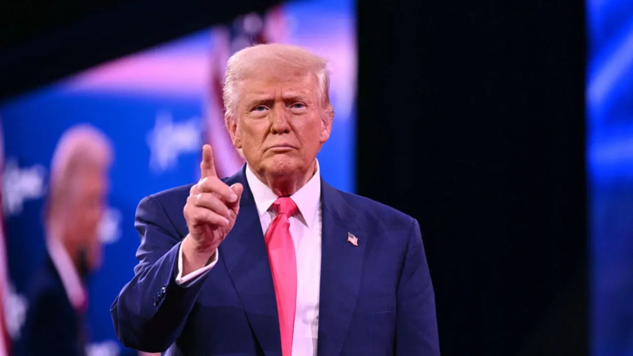 Трамп тисне на Україну через розвіддані та Starlink заради поступок Кремлю
