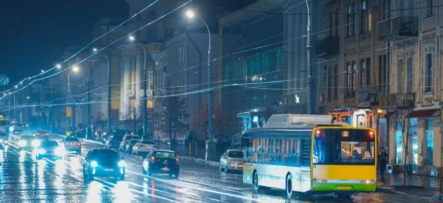 У МВС застерегли від фатальної помилки під час обстрілу: які укриття врятують життя