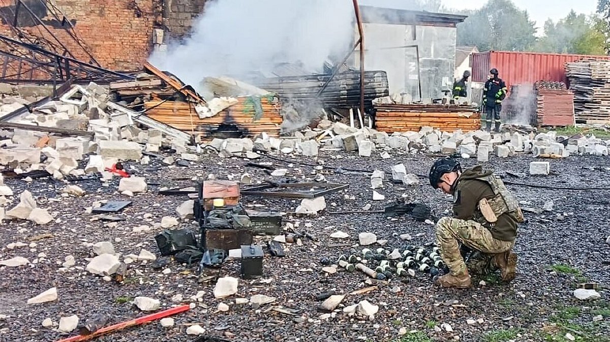 Удар по будинку багатодітної родини на Рівненщині: поранено матір шістьох дітей