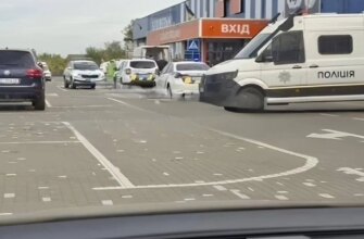 Кривавий напад у гіпермаркеті на Волині: хлопець схопив сокиру просто з вітрини