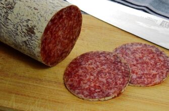 Небезпечна інфекція в популярній ковбасі: продукція польського виробника могла потрапити в наші магазини