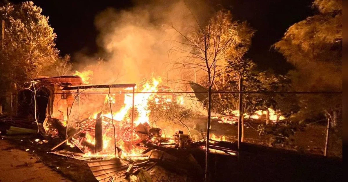 Вогонь охопив підприємства та дачі після нічного удару: що виявили хіміки ДСНС на Одещині