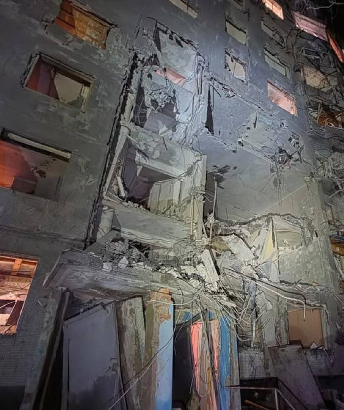 Нічний удар по Одесі: спалахнуло підприємство, влада повідомила про наслідки