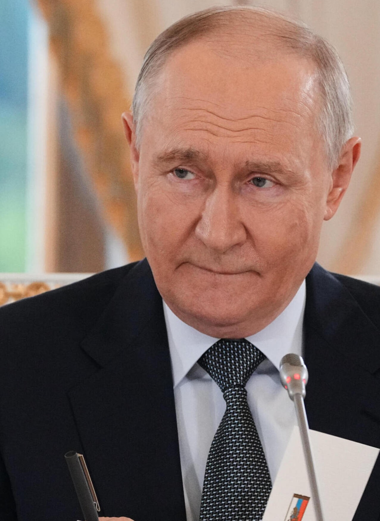 Сотні українців носять прізвище Путін та інші незвичні родові імена