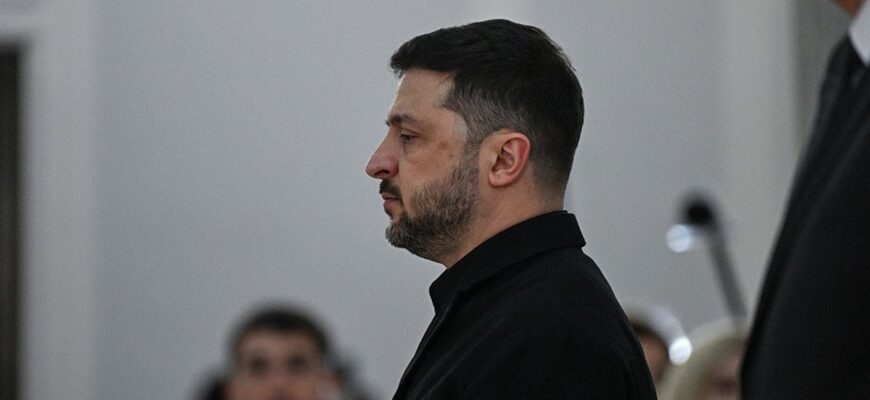Зеленський каже, що Україна не програє війну, але люди гинуть