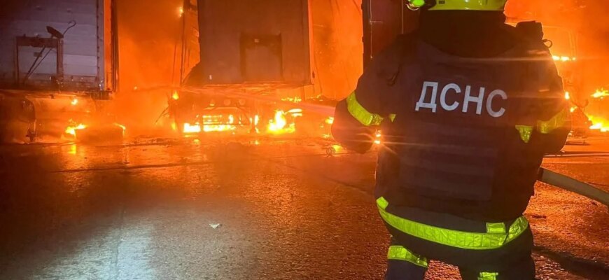 Смертельна нічна атака по житлових кварталах: у регіонах спалахнули пожежі, є жертви