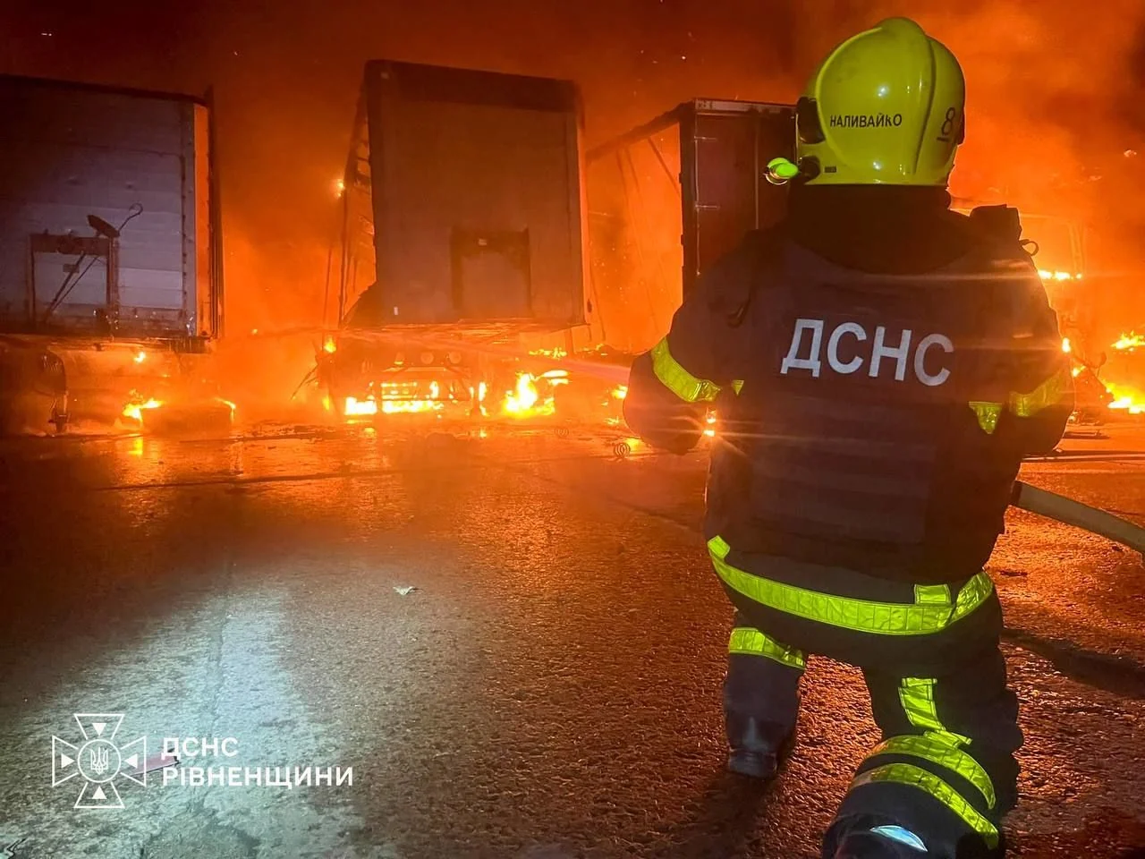 Смертельна нічна атака по житлових кварталах: у регіонах спалахнули пожежі, є жертви