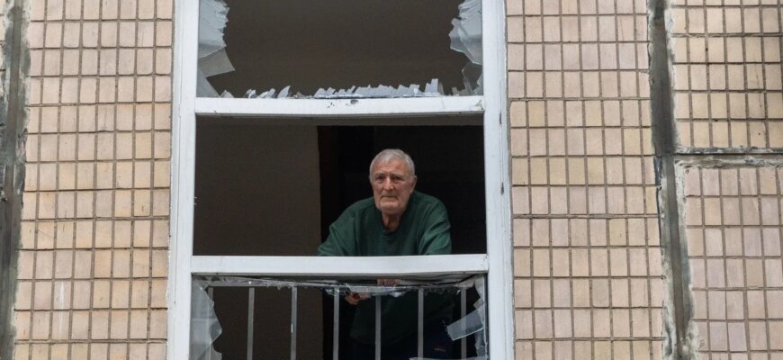Авіабомби рознесли приватний сектор Харкова: під завалами будинку опинилася жінка