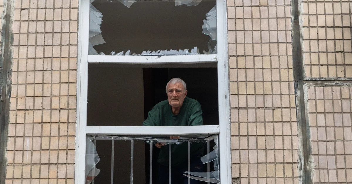Авіабомби рознесли приватний сектор Харкова: під завалами будинку опинилася жінка