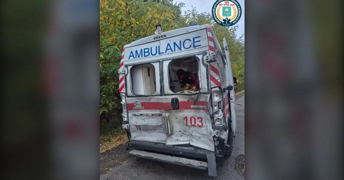 Дрон РФ поцілив у «швидку» з медиками на Сумщині: поранені рятувалися в кущах