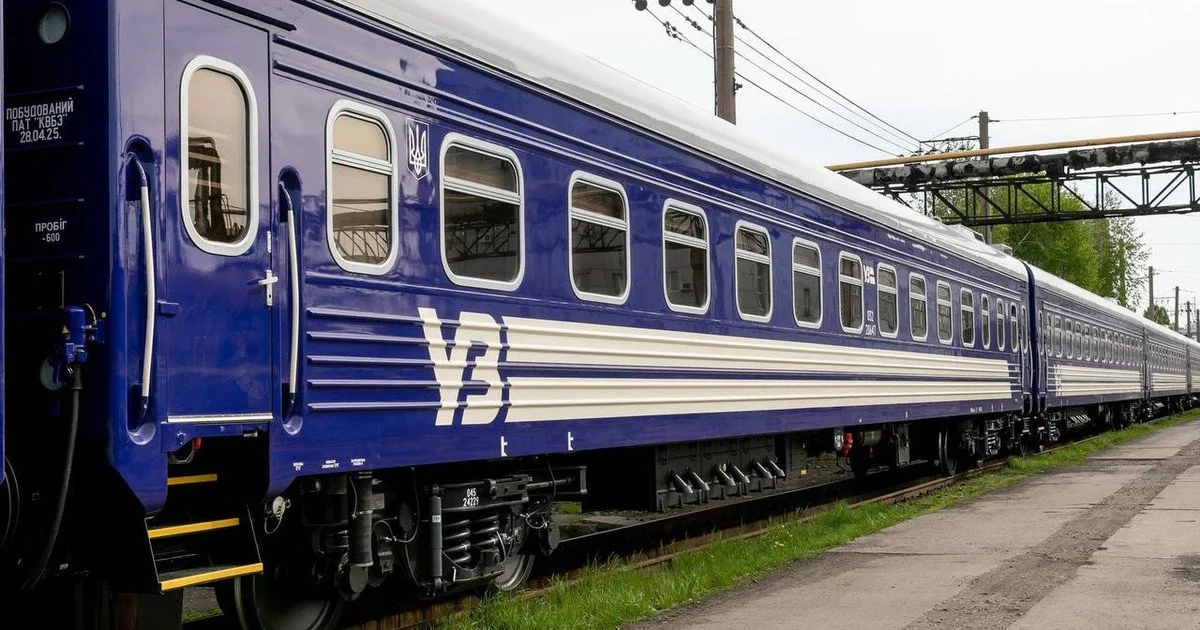 Удари по вокзалу й локомотивах: «Укрзалізниця» попередила про суттєві затримки рейсів