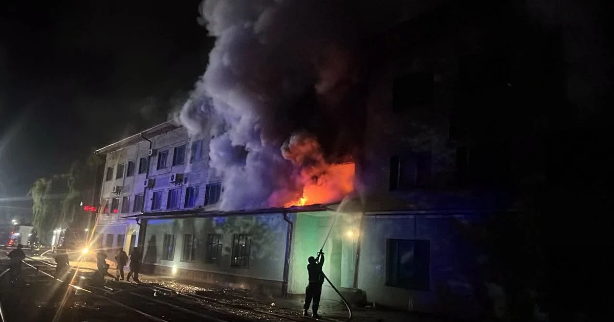 Масований удар по залізниці у п’яти областях: в Укрзалізниці розповіли про руйнування та ситуацію з людьми