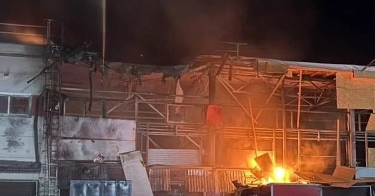 Два удари по одному об’єкту за вечір завдала Росія у великому місті: що відомо про наслідки