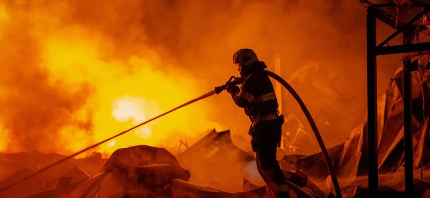 Росіяни знову вдарили по критичній інфраструктурі Дніпра: що відомо про наслідки
