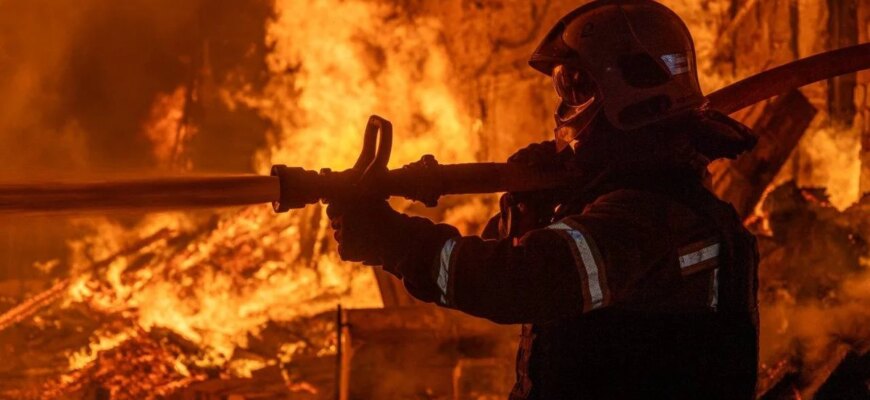 Ворожий дрон атакував Харків: спалахнула пожежа, поцілили в навчальний заклад!