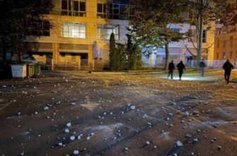 «Спалахнуло просто в середмісті» – росіяни поцілили біля міськради у Дніпрі