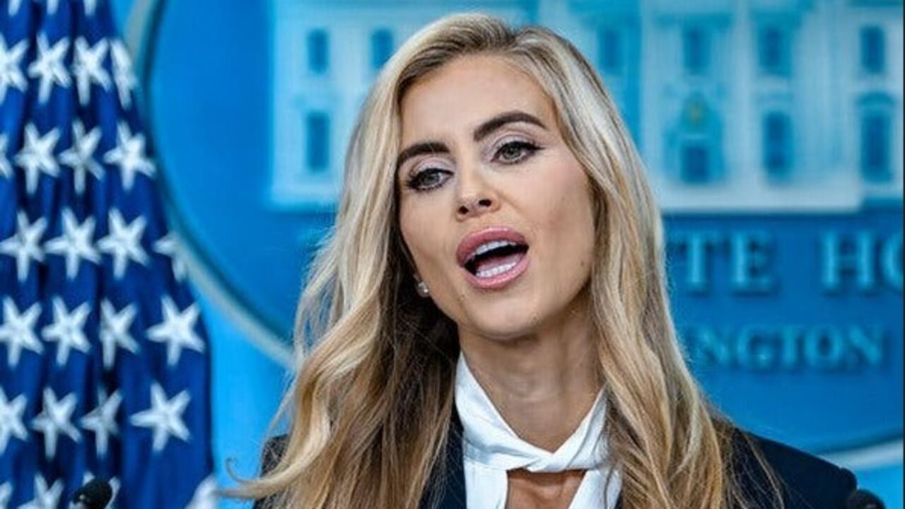 Трамп попрощався з прессекретаркою Білого дому за п’ять днів роботи