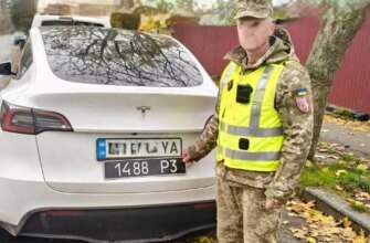 Скандал із Tesla біля ТЦК у Хмельницькому: хто насправді сидів за кермом