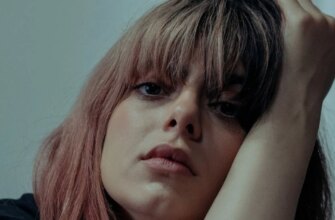Жінкам після 50 років стилісти підібрали варіанти чубчиків для оновлення образу