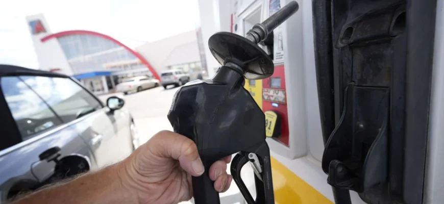 Водіїв попередили про різкий стрибок вартості популярного пального на АЗС 9 жовтня