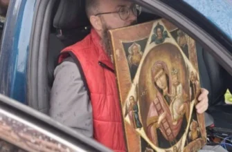 У російській Калузі провели хресну ходу з іконою та свяченою водою для захисту від безпілотників