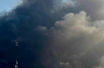 Російські війська завдали удару по центру Дніпра та спричинили пожежу