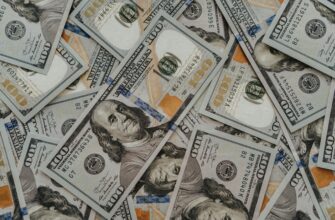 Основні іноземні валюти помітно подешевшали на початку жовтня за офіційним курсом