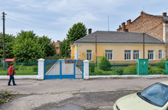 Мала піклуватися про дитину, але побила її: на Львівщині помічниця вихователя знущалася з 2-річної дівчинки