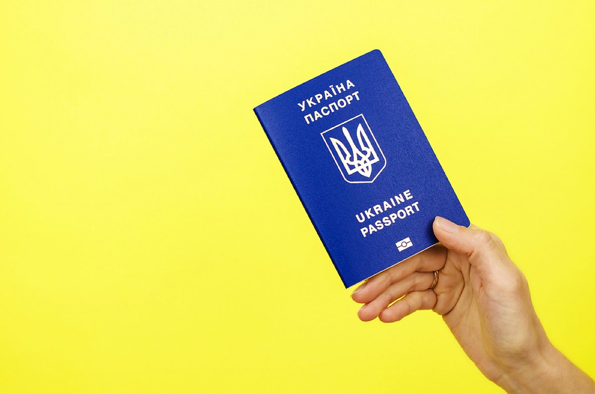 Правила перетину кордону з Польщею посилили: закордонного паспорта більше недостатньо