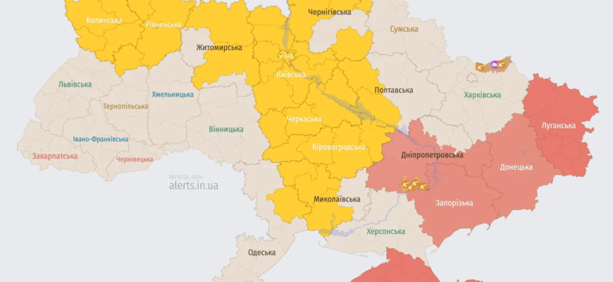 Масована атака реактивних «Шахедів» на Україну: дрони заходять одразу з трьох боків