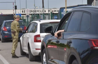 Виїзд за кордон батька трьох дітей від різних дружин: юристка розкрила несподівану перепону на кордоні