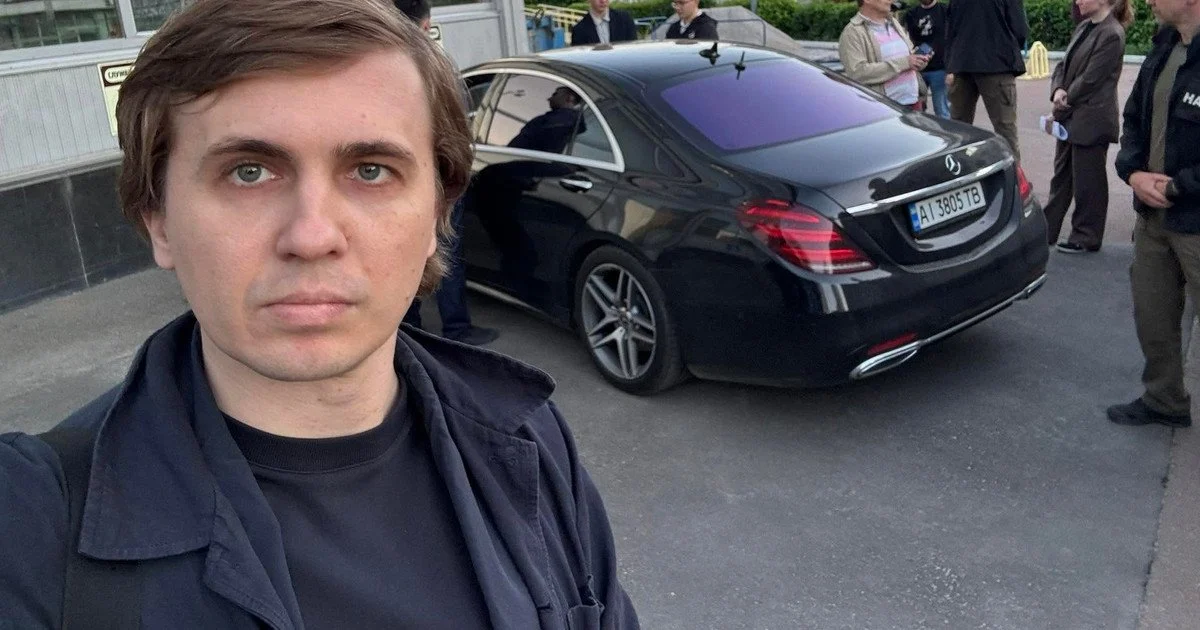 У Відні після тривалого затримання відпустили Михайла Ткача, а його поранений колега опинився в лікарні