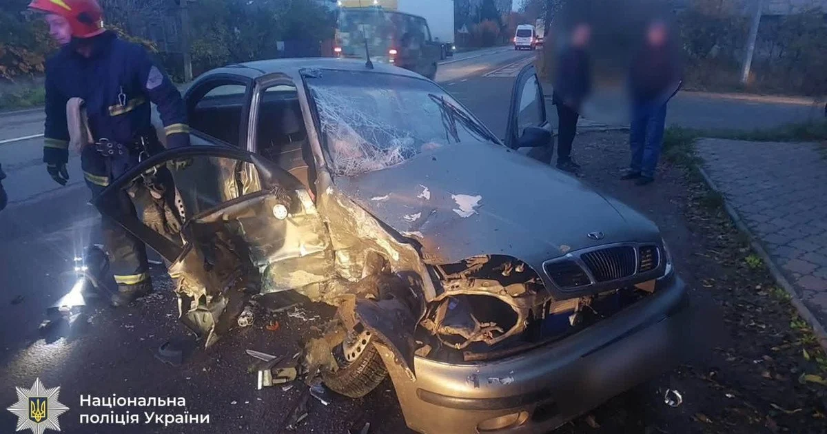 Зіткнення з позашляховиком у Бурштині: в аварії обірвалося життя літнього подружжя
