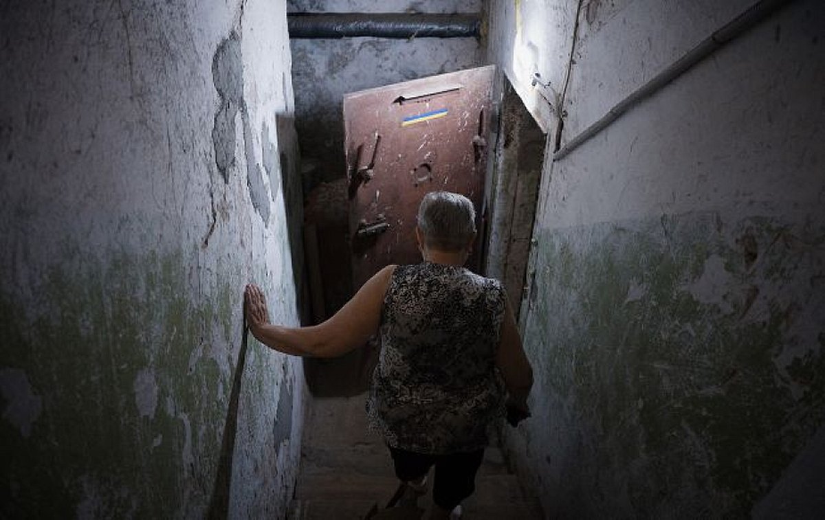 Помилки в укритті під час тривоги: фахівці назвали заборонені дії, що ставлять життя під загрозу