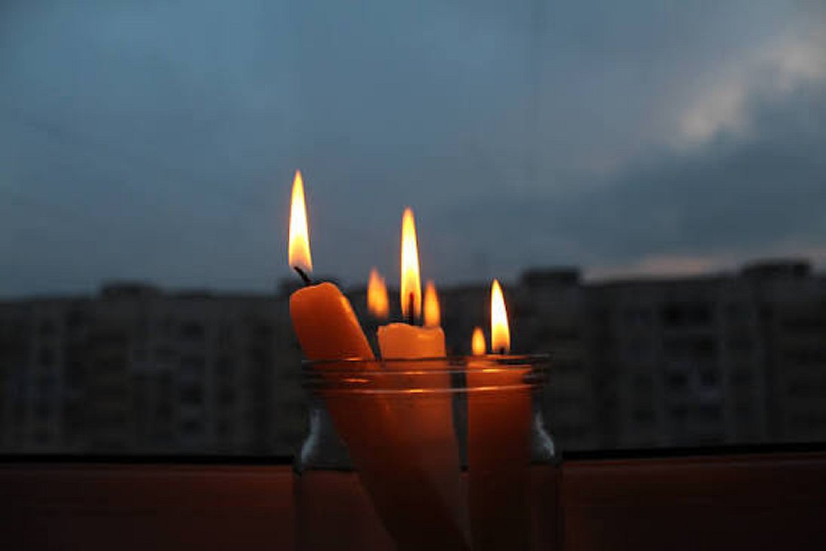 Світло вимикають зовсім не через дефіцит електрики — в «Укренерго» назвали справжню причину